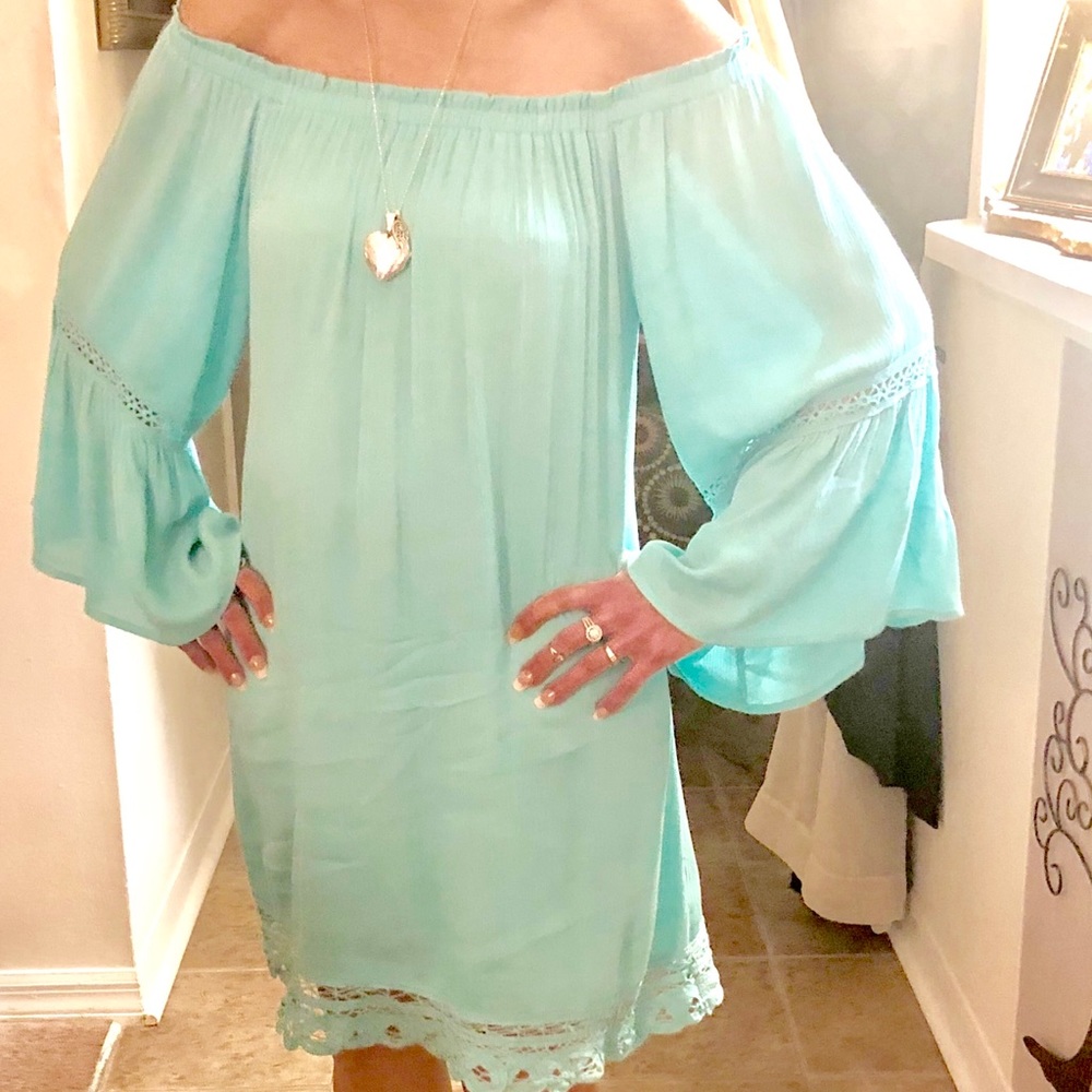 Aqua Green Lady's Tunic w/ Lace Hemline; Size Small